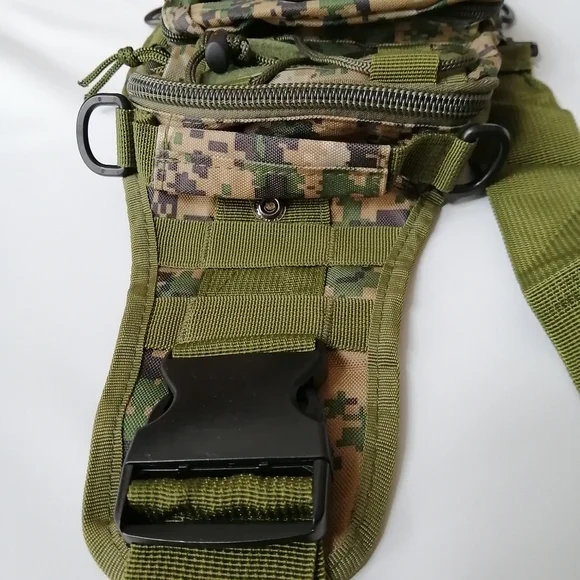 Digital Camo Bag - Picture 7 of 15